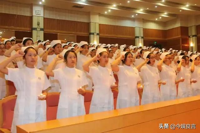 底裤被扒光！女护士夺冠，几乎每个月都在参赛，评论区被骂关闭