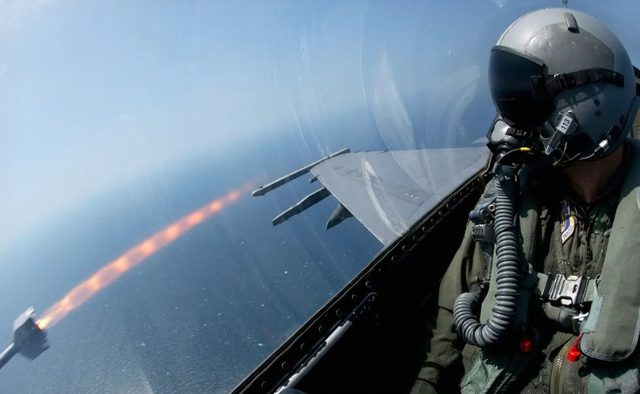 战争一旦爆发，中国3000架飞机根本上不了场？俄专家讲出了真相