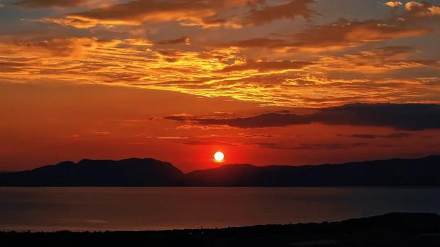 全列卧铺、夕发朝至!这趟环线旅游列车,有多过瘾?