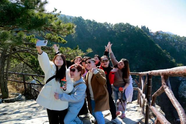 免签直航带热入境游：马来西亚旅行商考察团到庐山踩线