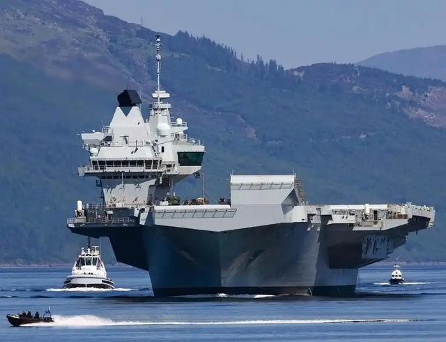 又让张召忠说中了?东拼西凑550亿建的2艘航母,如今彻底成为累赘