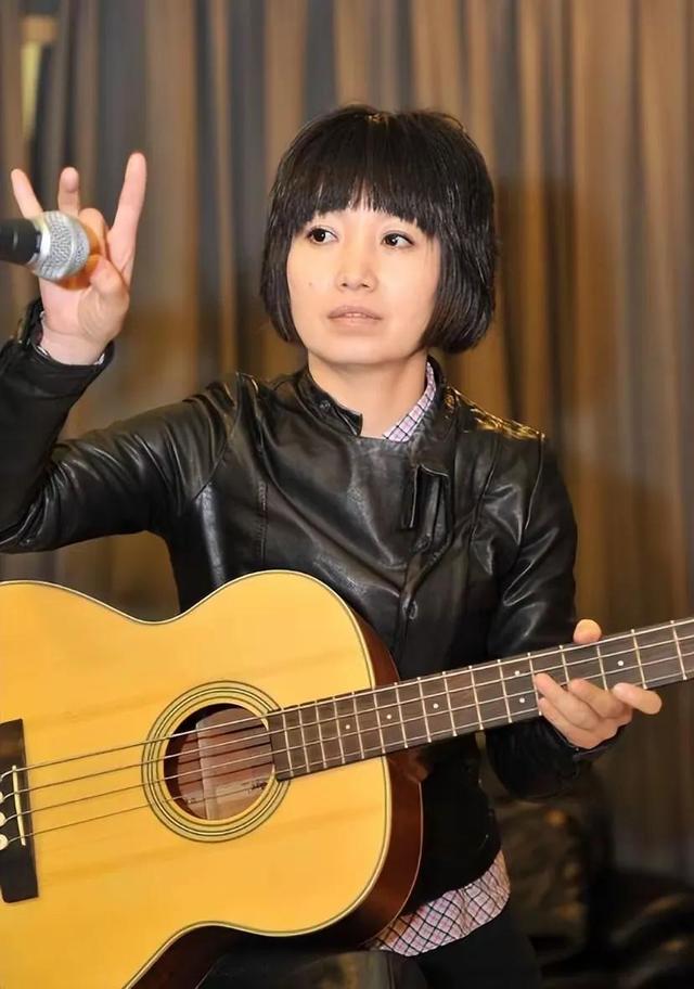 她5次上春晚，被恩师骗怀孕，自杀未遂不幸流产，57岁却依旧单身