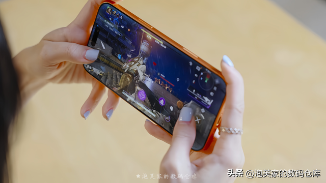 太薄了 折叠屏前瞻？港版iPhone Air体验 续航真不差 17plus青春版！