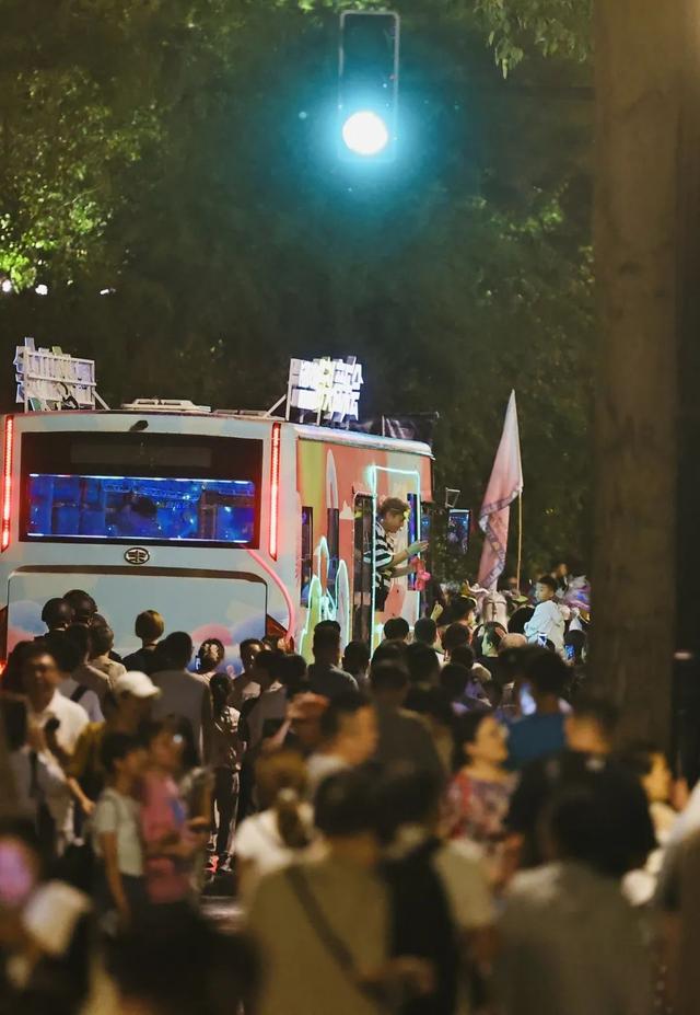 好热闹，逛得太上头！长春这条街“出彩”又“出圈”！