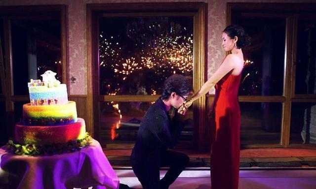 12月即将结束，46岁章子怡再次官宣喜讯	，撕碎汪峰仅剩的体面。