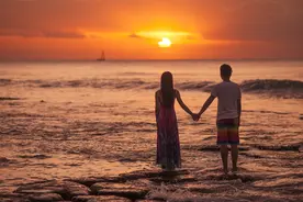 不管夫妻还是情人，关系再亲密，也不能伸手向男人要3样东西图片