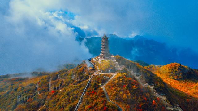 错过等一年！巴山大峡谷秋色刚开场，彩林已美成仙境！