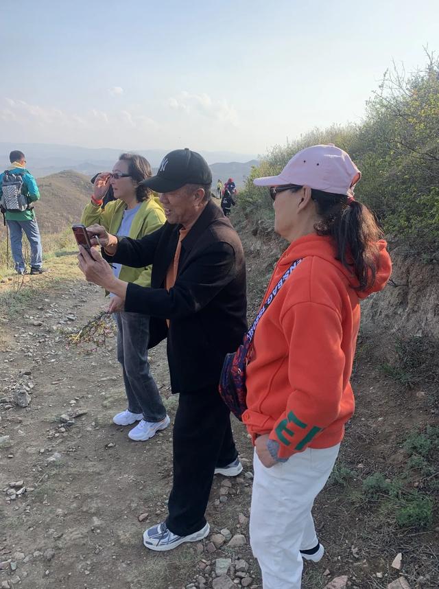 宣化红一师战友军嫂青边口长城赏花照片集