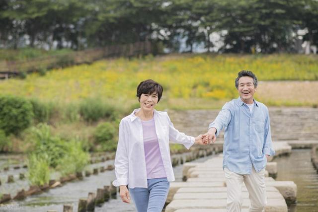 两性关系: 一旦过了60岁，哪怕身体再好也要注意这几个“活细节”