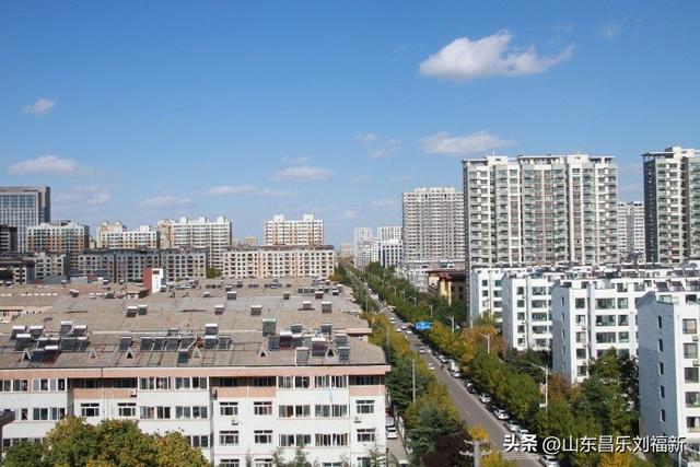 蓝天白云·径去西城拍片