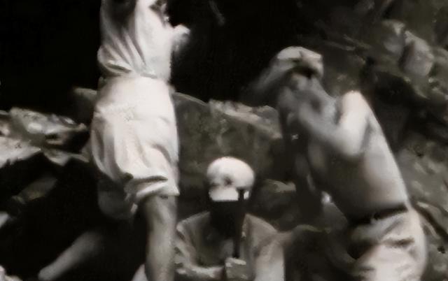 川藏线上的司机为何总要点烟扔出窗外？藏民：扔烟的都是聪明人