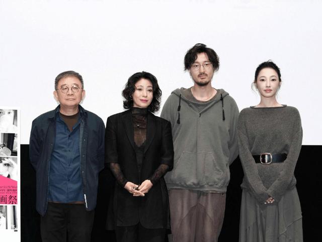 陪玩陪睡根本不够！集体开嫖、舔手指、互撕，背后的事捂不住了