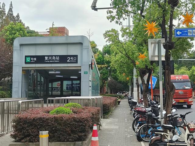 复兴岛上共青路，工业遗存赋新能