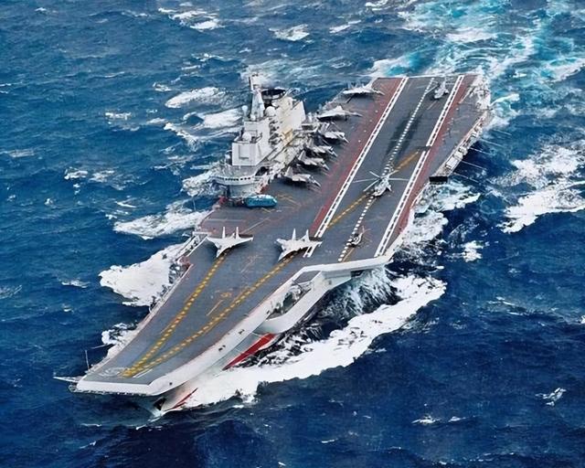 拒不认错的高市早苗，突然收到两个坏消息：中方这次动真格了