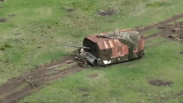 红警“幻影坦克”成真?俄军改装T-80坦克,能挡100台FPV无人机?