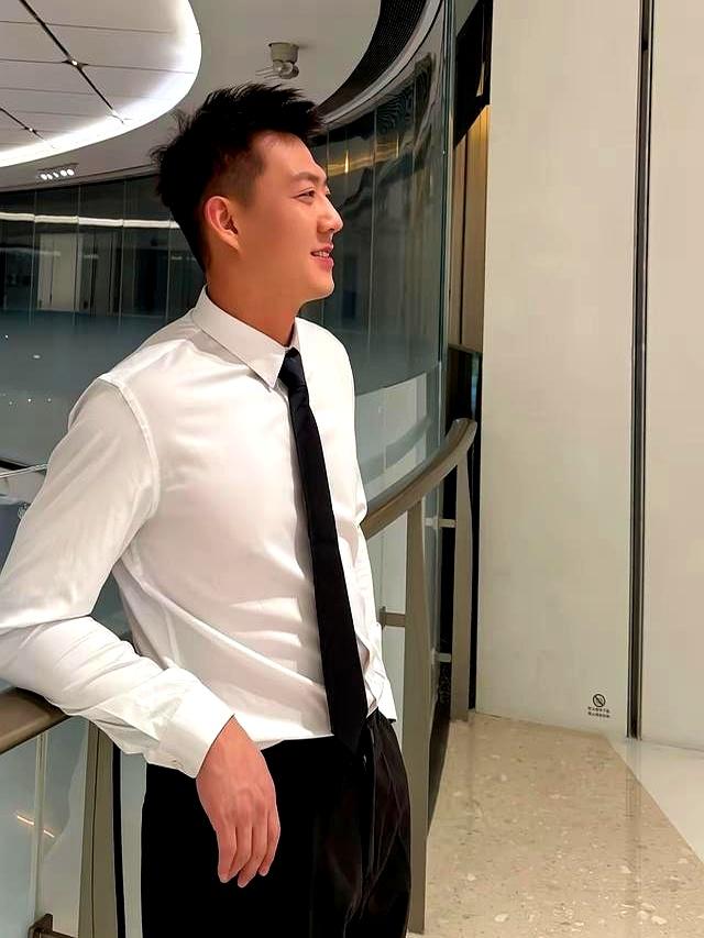 女生最想看到男友穿西装的三个瞬间