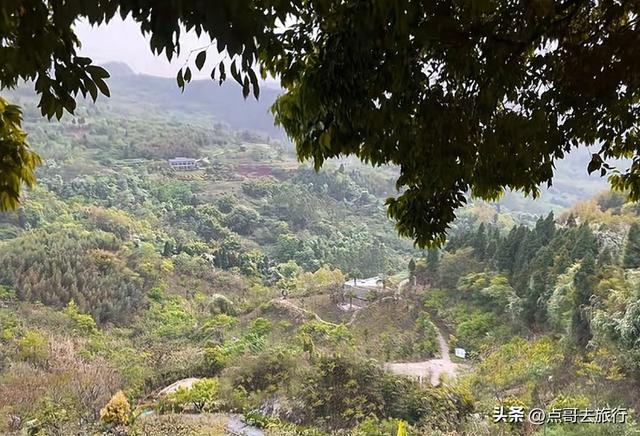 成都近郊，超级冷门徒步，山野藏流传已久的石屋，地铁公交直达！