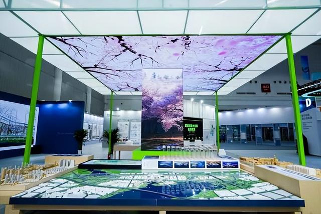 逛展还能get武汉滨水游玩攻略？“城水共生智慧设计展”解锁江城生态与智慧密码