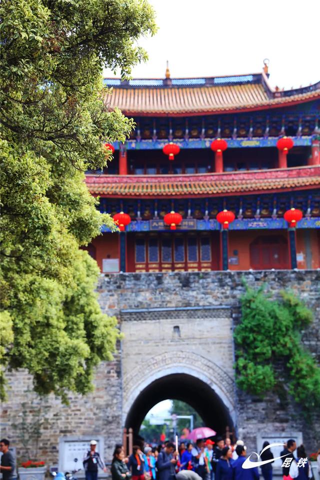 乘动车去大理！在古城追晚霞，洱海畔等风来