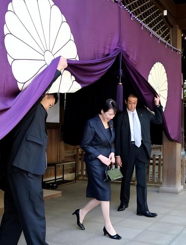 日本天皇亲自出山，对中国的反击正式开始	，高市早苗憋出了一妙计