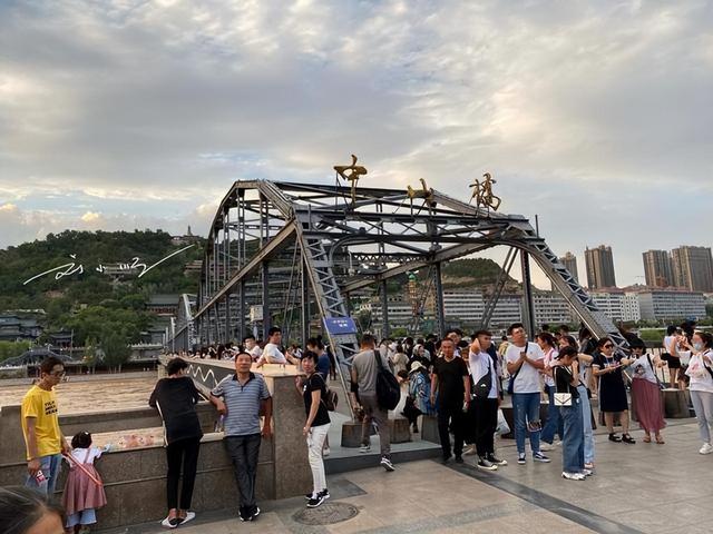 兰州有座“黄河第一桥”，已有百年历史，如今仍是网红打卡地？