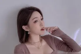 台湾网红咪啦，甜美又性感的顶级美女模特图片