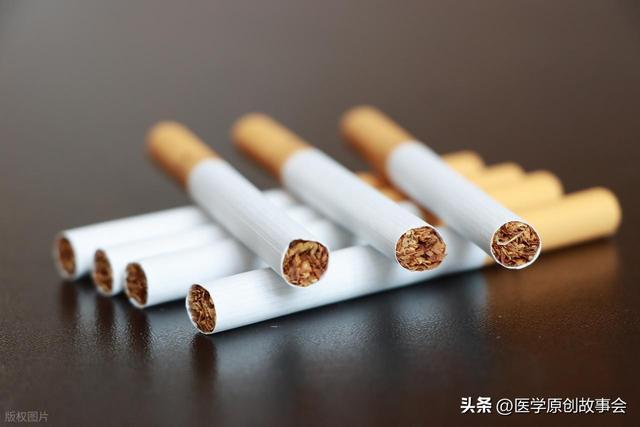 体内有癌，吸烟先知？医生：吸烟若常有5种不适，警惕癌症在靠近
