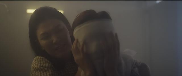 替夫入狱，监狱血战，全港最漂亮的几个女人都救不了她