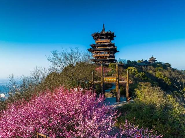 一扇望宸:生活在山水之间