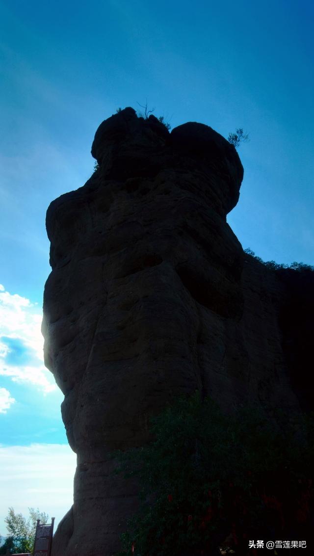 承德瑰宝，双塔双峰