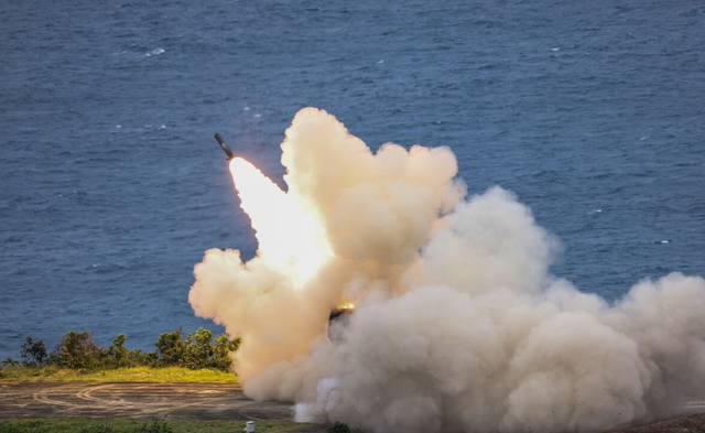 中方反制不到24小时，美悍然宣布中国已违法，挑明九届政府都护台