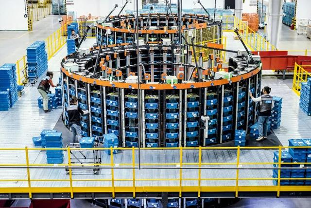 大闸蟹旺季，这些巨头拼了