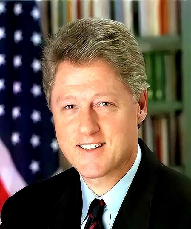 爱泼斯坦邮件曝光：克林顿满口谎言被拉黑，曾20多次乘洛丽塔特快