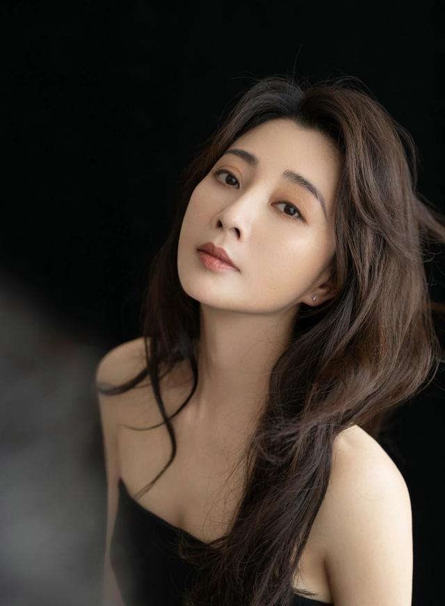 娱乐圈最丰满的6位女星，美的各有千秋，她们的身材也太犯规了