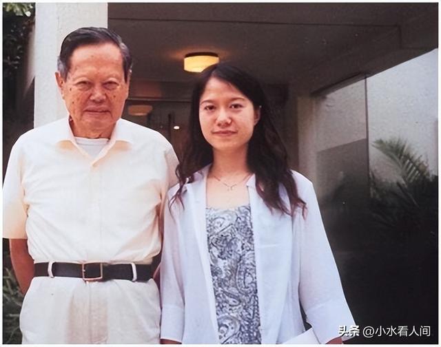 万万没想到	，杨振宁去世，恶心一幕，有人喊她继续照顾杨振宁儿子