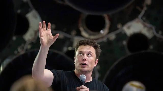 马斯克即将创下的人类历史记录，首位万亿富豪，单年度赚钱之最