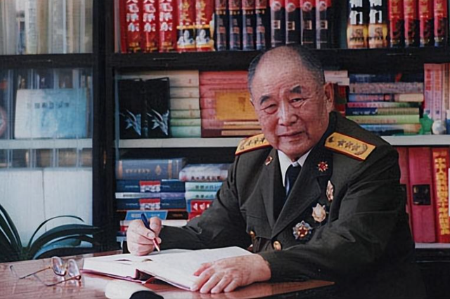 73年，毛主席想从军队里调一人当副主席，周总理立即心领神会