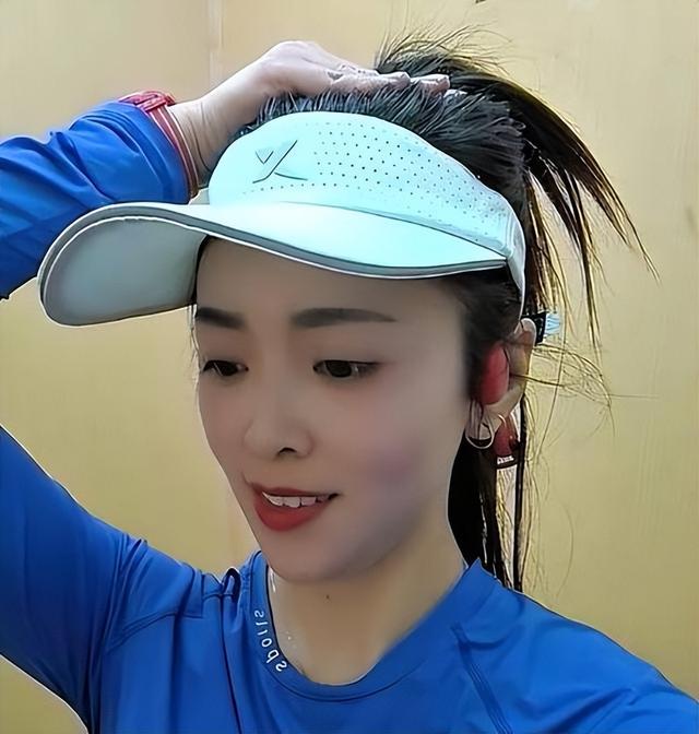 贵州跑圈“女神”李绍艳去世，年仅30岁，多次在马路上逆行摆拍