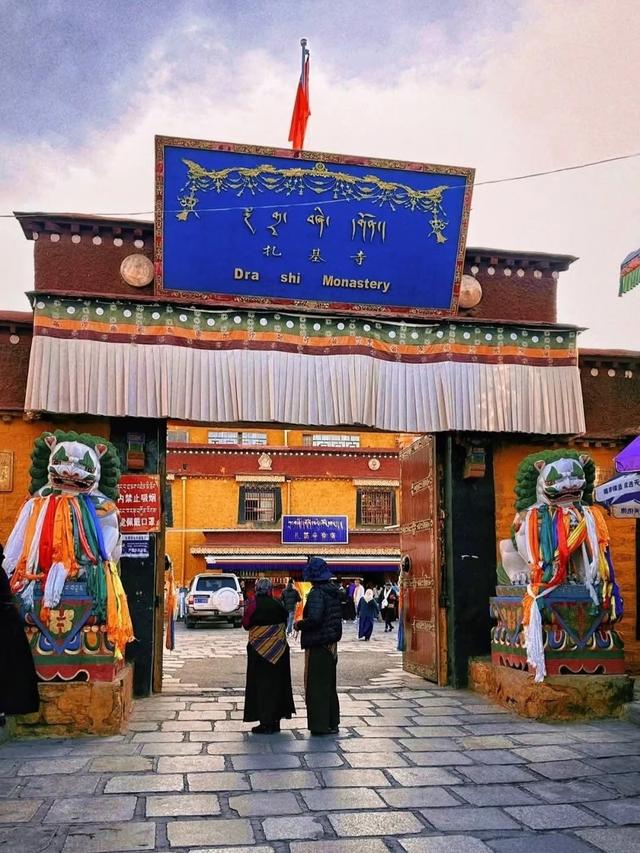 拉萨必去十大景点排行榜，这才是拉萨最值得去的10个景点，收好！