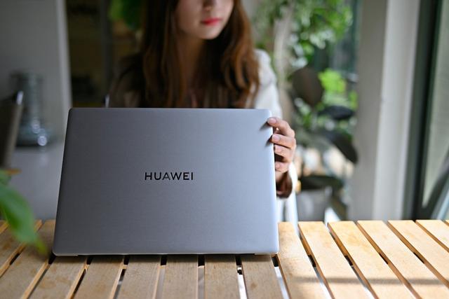 同样2399元，小米RedmiBook 14焕新版、华为MateBook D14谁更强