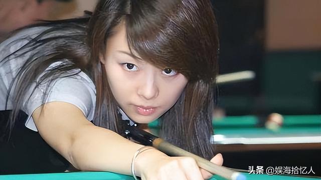 43岁潘晓婷无人敢娶，身材傲人资产超8亿，潘爸爸后悔当初管太严