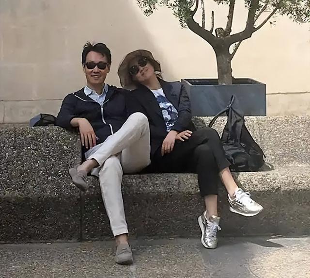辛柏青丧妻刚满100天，离谱的事就发生了，被撮合娶马伊琍引争议