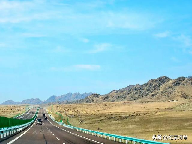 新疆维吾尔族自治区不虚此行旅游开发很好大美独库公路一天有四季