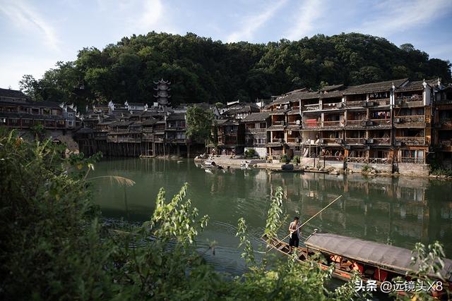 湖南湘西古城苗寨景观