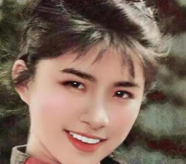 原来他们是夫妻，因戏生情恩爱41年，演完《生万物》终于红了！