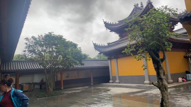 舟山群岛竟是扼守长江口的咽喉要地，解放这些岛屿曾付出惨烈代价