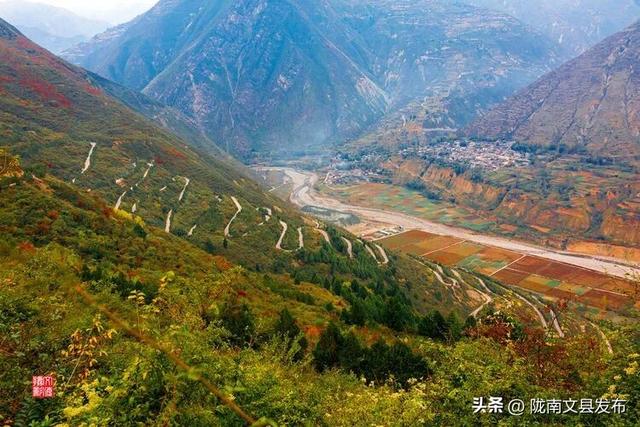 醉美文县：秋色斑斓大岭梁