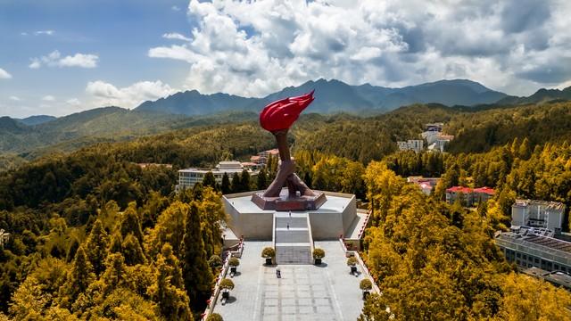 藏不住了！江西这5处红叶秘境，惊艳了整个秋天