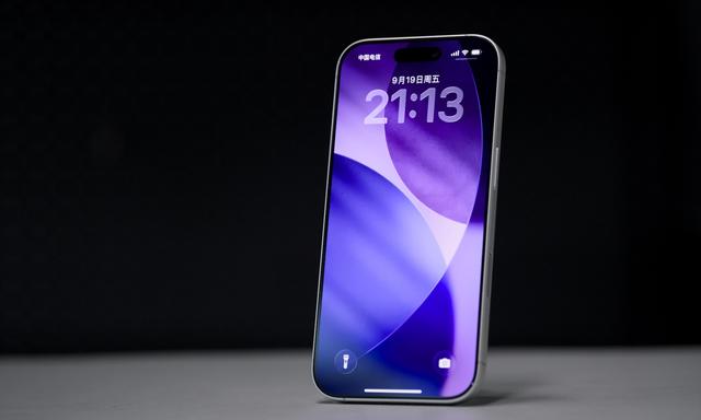 安卓用户“跳槽”iPhone 17体验如何？升级够大，但不完美