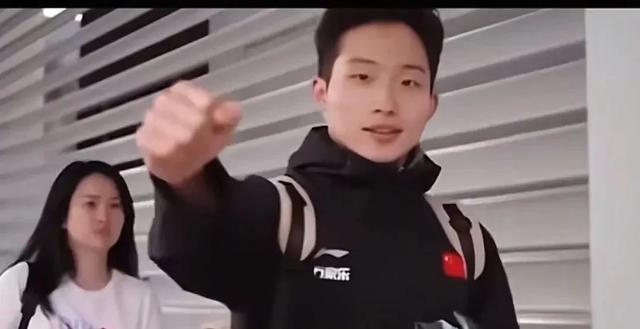 陈若琳已随队到达新加坡，14岁小将赵仁杰首次亮相，是陈练新弟子
